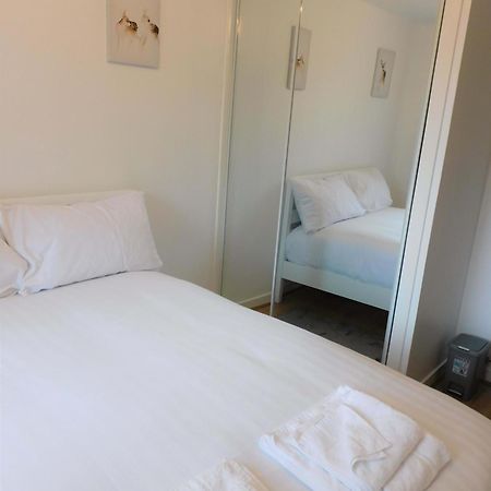 2 Bed Apt On Quiet Cul-De-Sac, Fab Location Paisley Bagian luar foto