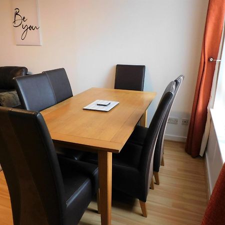 2 Bed Apt On Quiet Cul-De-Sac, Fab Location Paisley Bagian luar foto