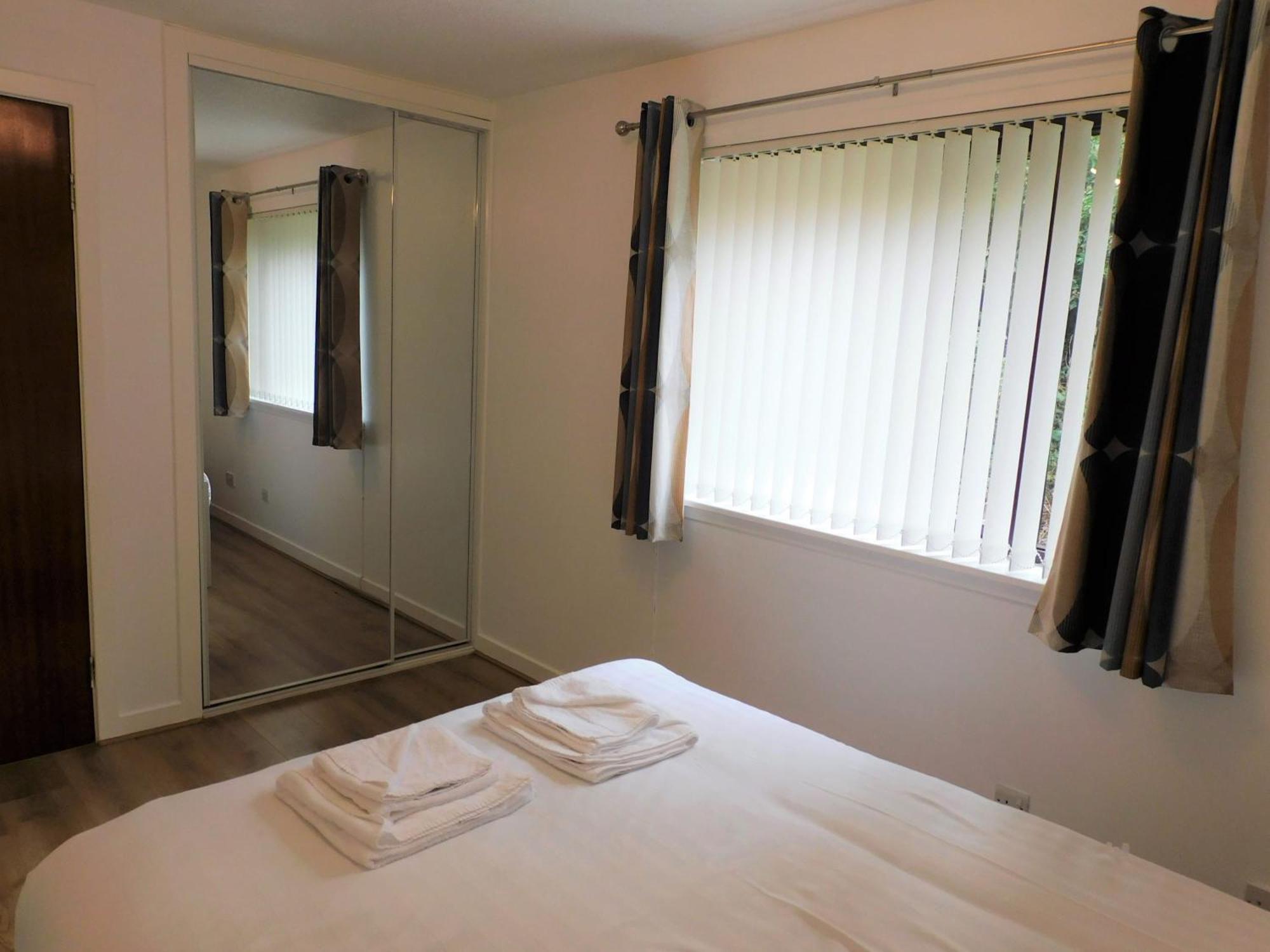 2 Bed Apt On Quiet Cul-De-Sac, Fab Location Paisley Bagian luar foto